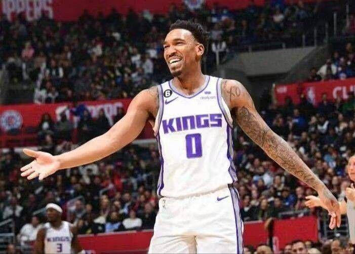 电竞世界杯-美记：国王队在今年休赛期一直竭尽全力想要交易走后卫蒙克