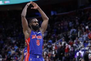 电竞世界杯-效率挺高!小哈达威14中9&三分9中5空砍23分 另有3板3助攻